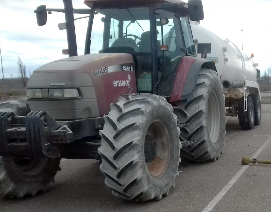 TRACTOR CASE MXM 155 CON CUBA DE AGUA 16.000 L.